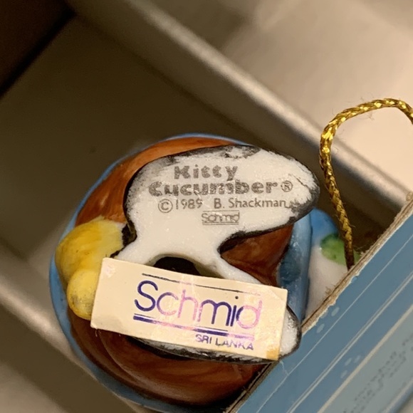 Kitty Cucumber Schmid The Snowball Fight Ornament Collection. 1989 Vintage boxed - Picture 4 of 16